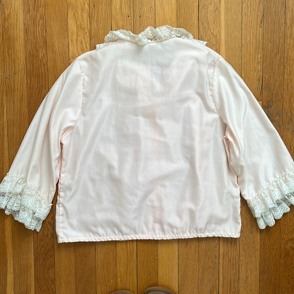 Vintage Bed Jacket Pink with Cream Lace Frill Neck and Tiered Lace Cuffs Size L - Picture 13 of 13
